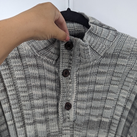 Men's GAP Button Neck Sweater - Picture 2 of 7